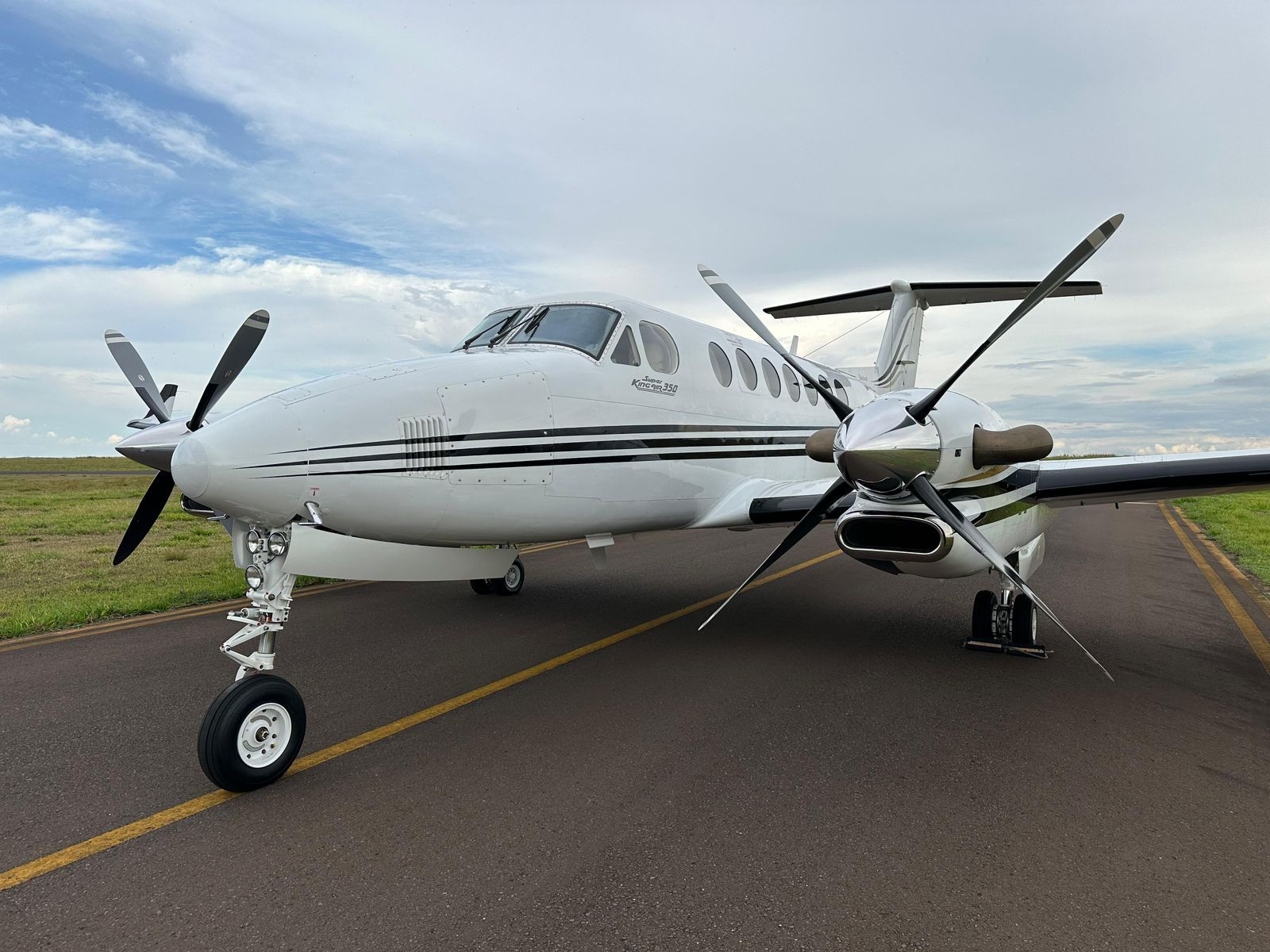 Super King Air 350 Ano 2000 - Imagem 6