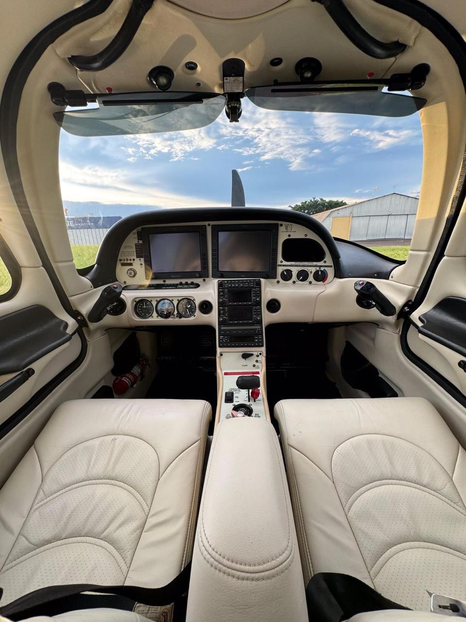 Cirrus SR22 G3 GTS Ano 2007 - Imagem 8