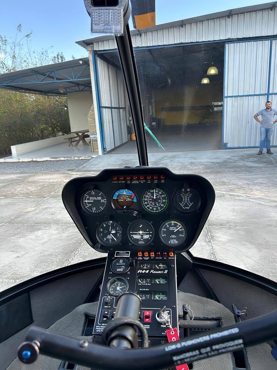 Robinson R44 Raven ii Ano 2010 - Imagem 2